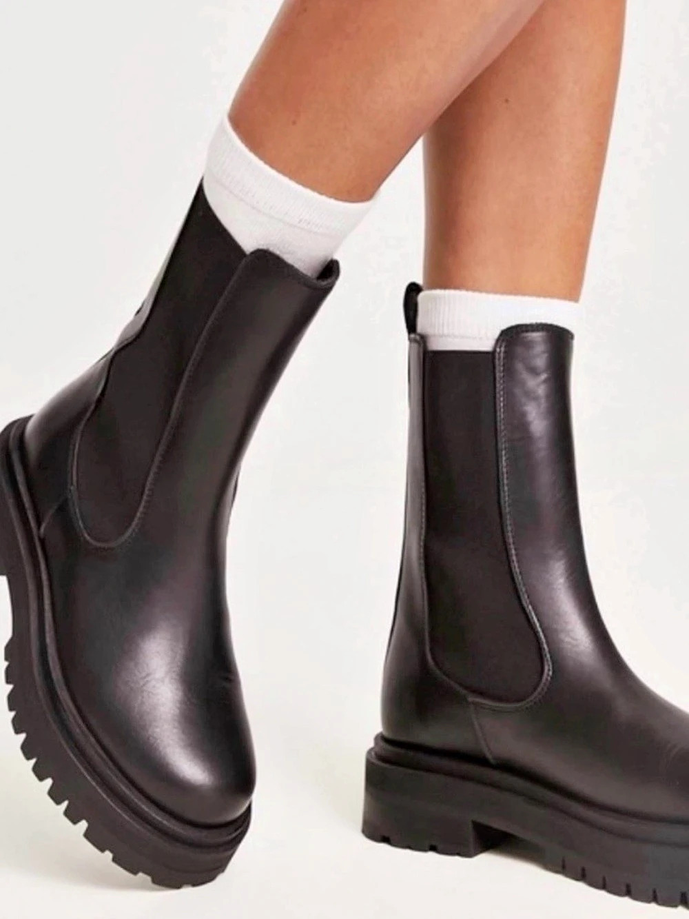 & Other Stories Chunky Leather Chelsea Boots & Black US 10, sz 41